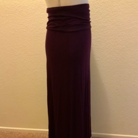 Skirt - Picture 2 of 6